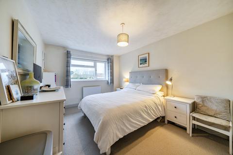 undefined, Thorpland Avenue, Ickenham, Uxbridge