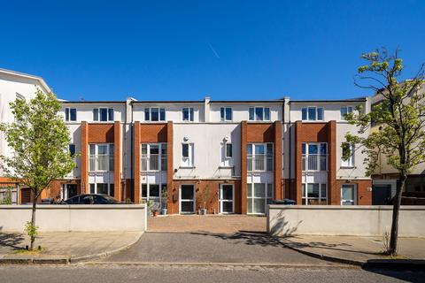 Park View Road, Ealing, W5