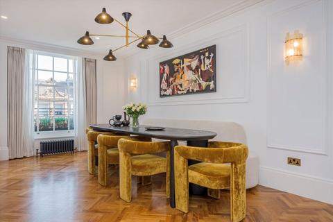 3 bedroom flat for sale, South Audley Street, London W1K
