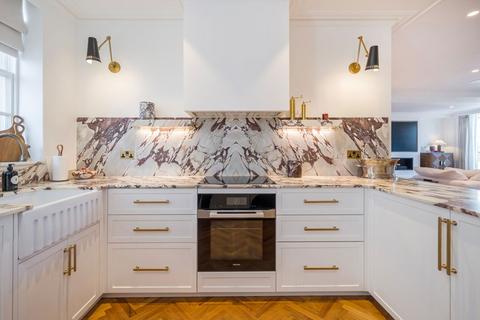 3 bedroom flat for sale, South Audley Street, London W1K