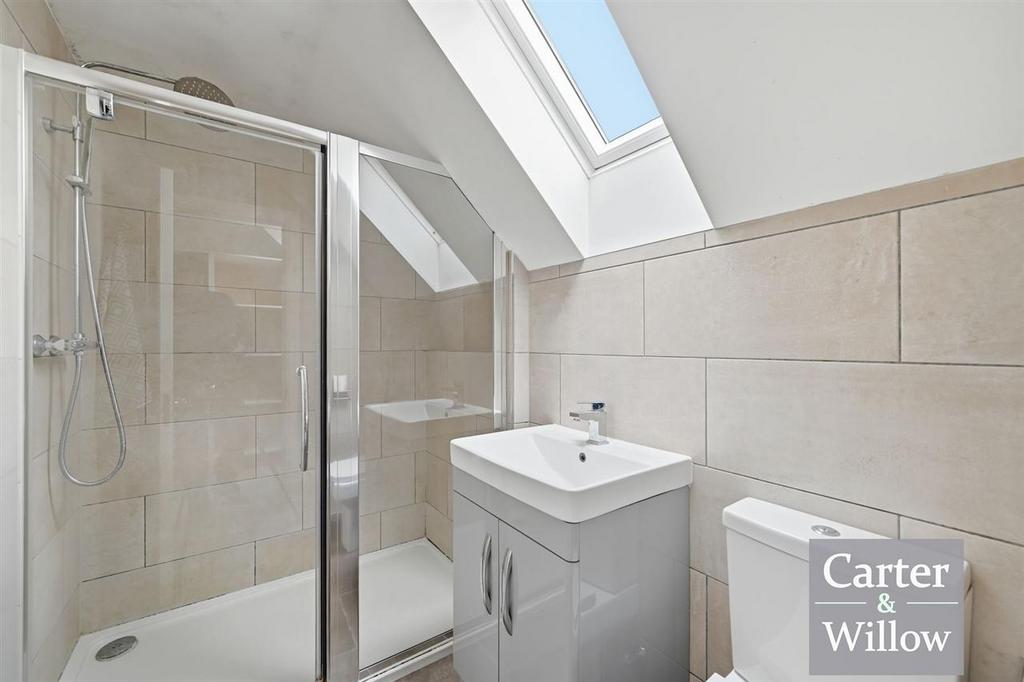 En suite shower