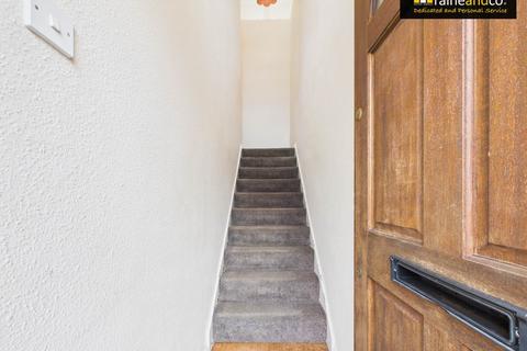 2 bedroom maisonette for sale, The Highlands, Potters Bar