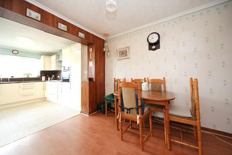 3 bedroom semi-detached house for sale, Chesford Road, Luton, Bedfordshire, LU2