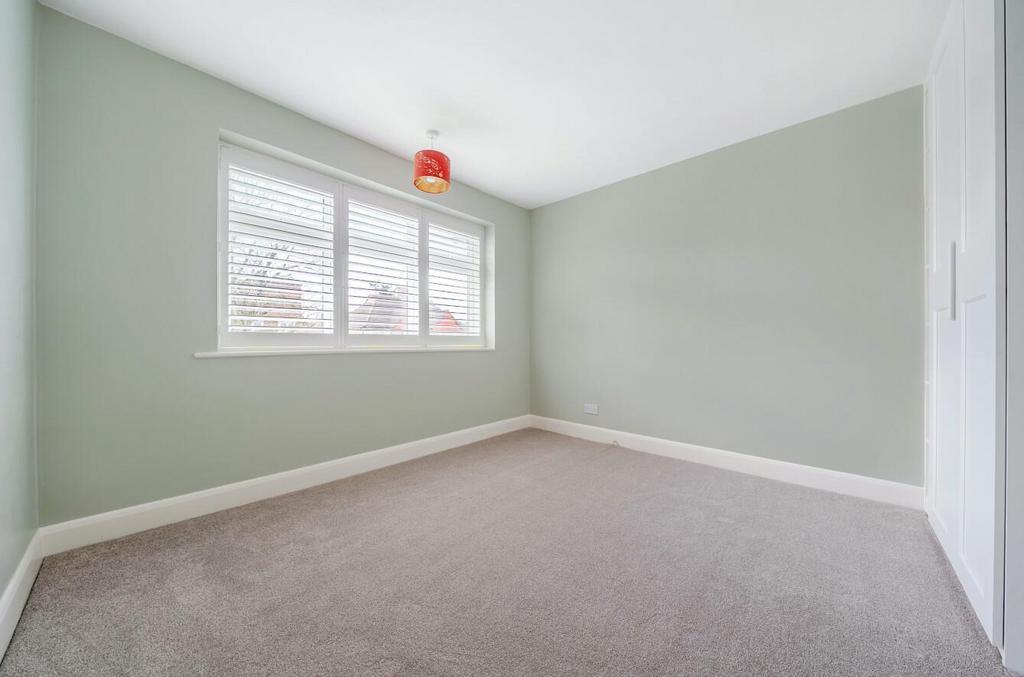 Front Bedroom.jpg