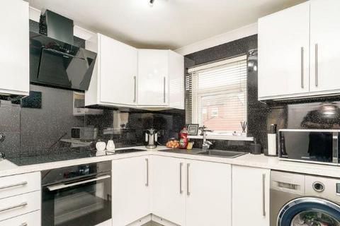 2 bedroom end of terrace house for sale, Britannia Close, Stanningley, Pudsey