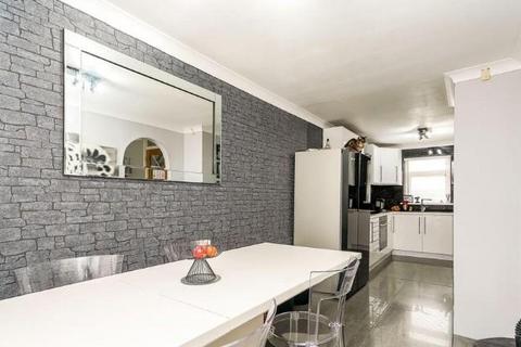 2 bedroom end of terrace house for sale, Britannia Close, Stanningley, Pudsey