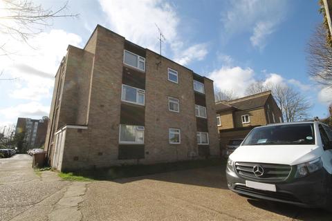 1 bedroom flat to rent, 17 -19 Melbourne Road, Wallington