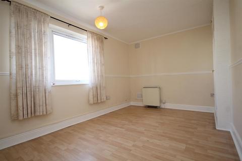 1 bedroom flat to rent, 17 -19 Melbourne Road, Wallington