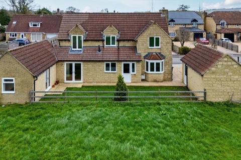 4 bedroom detached house for sale, Westlands Lane, Melksham SN12