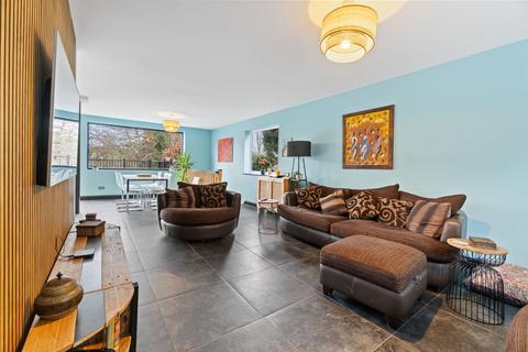 4 bedroom detached house for sale, Woodside Road, Purley CR8