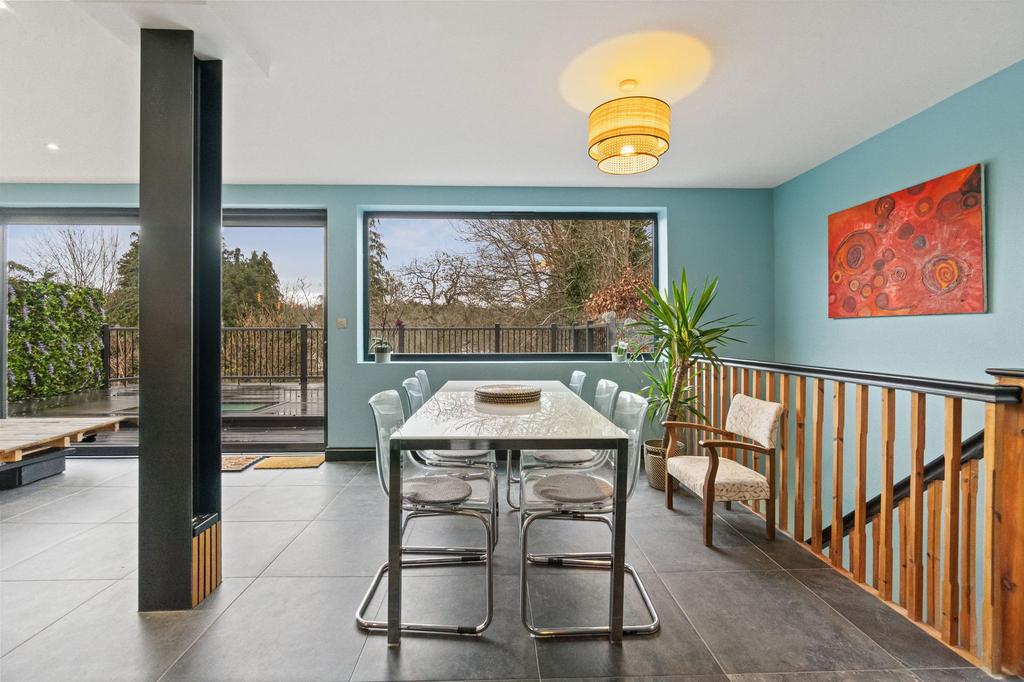 Kitchen/ Dining Area