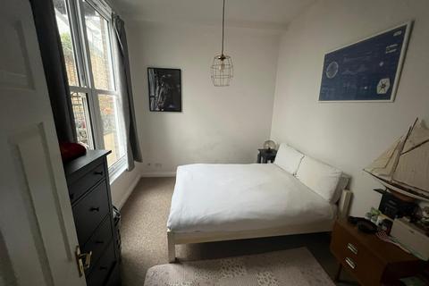 Retail property (high street) for sale, 38 Queens Rd Brighton BN1 3XB
