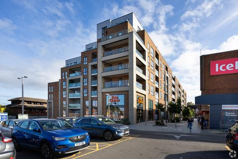 Retail property (high street) to rent, Queens Walk East Grinstead RH19 4DW
