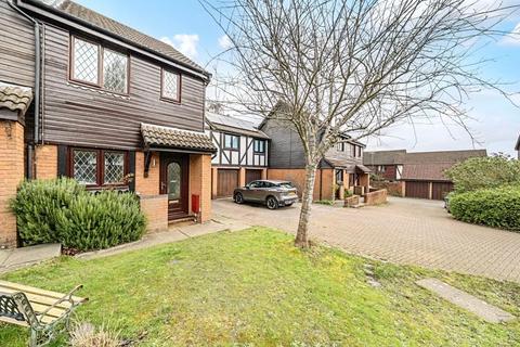 undefined, Windlesham,  Surrey,  GU20