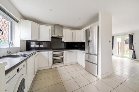 undefined, Windlesham,  Surrey,  GU20