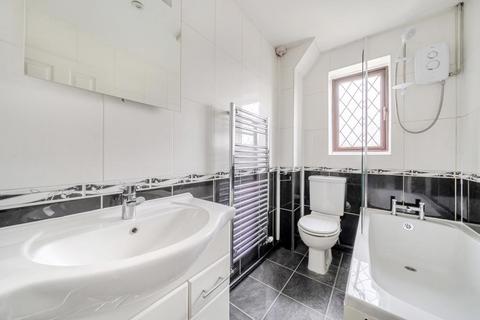 undefined, Windlesham,  Surrey,  GU20