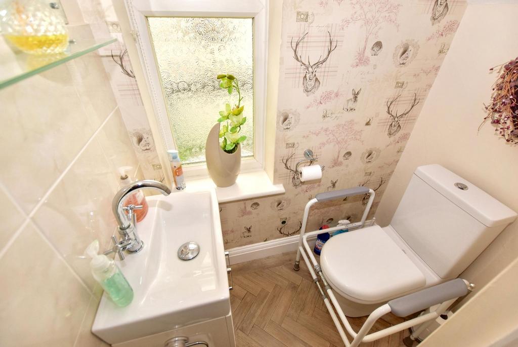Cloakroom WC