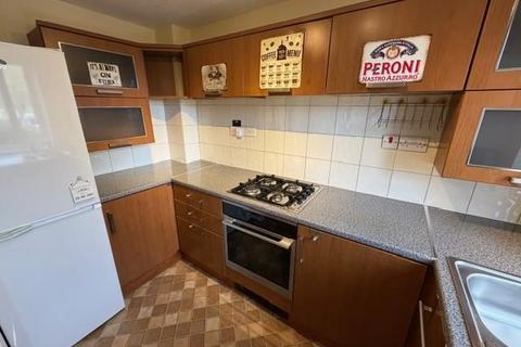 2 bedroom semi-detached house to rent, Haskard Close, Hawkinge, Folkestone