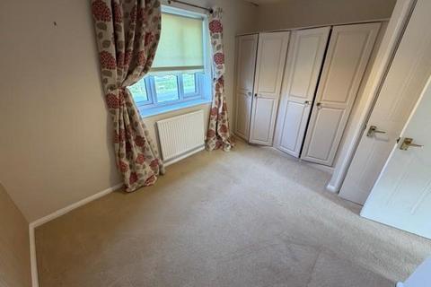 2 bedroom semi-detached house to rent, Haskard Close, Hawkinge, Folkestone