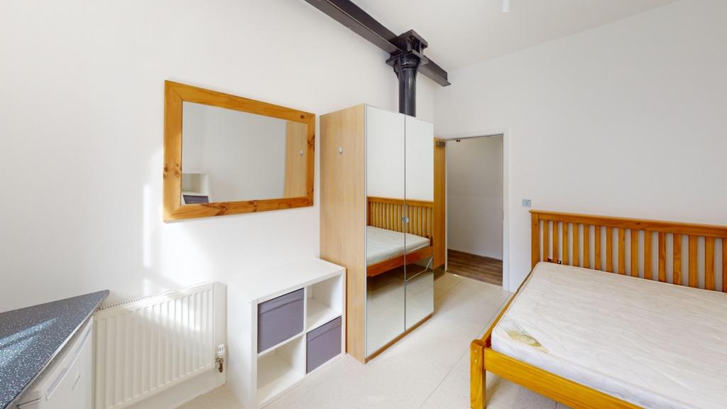 Lrg 1-Barker-Gate-Flat-2-Bedroom 1