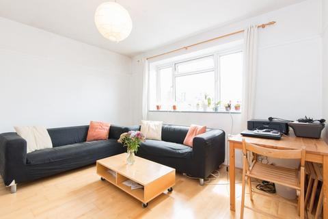 3 bedroom flat to rent, Holmbury Court, Upper Tooting Road, London, SW17