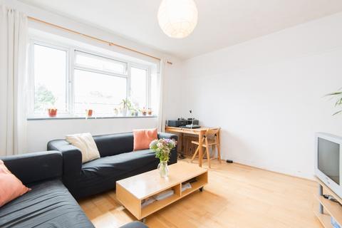 3 bedroom flat to rent, Holmbury Court, Upper Tooting Road, London, SW17