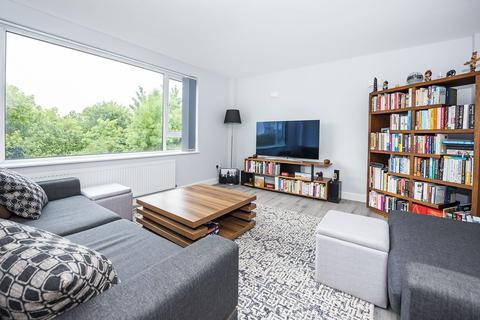 3 bedroom flat for sale, Victoria Drive, London, SW19