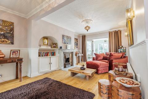 4 bedroom semi-detached house for sale, Petersfield Close, London, N18