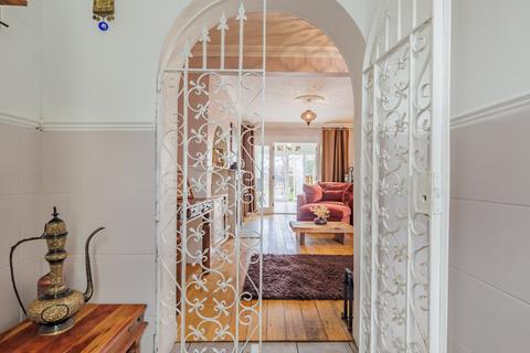4 bedroom semi-detached house for sale, Petersfield Close, London, N18