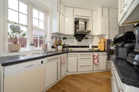 undefined, Pitshanger Lane, Ealing, W5