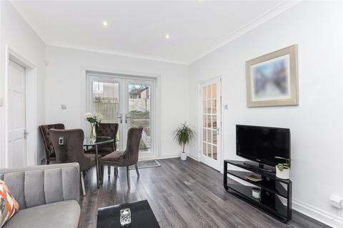 3 bedroom flat for sale, Kingsbridge Drive, Rutherglen, Glasgow, South Lanarkshire, G73