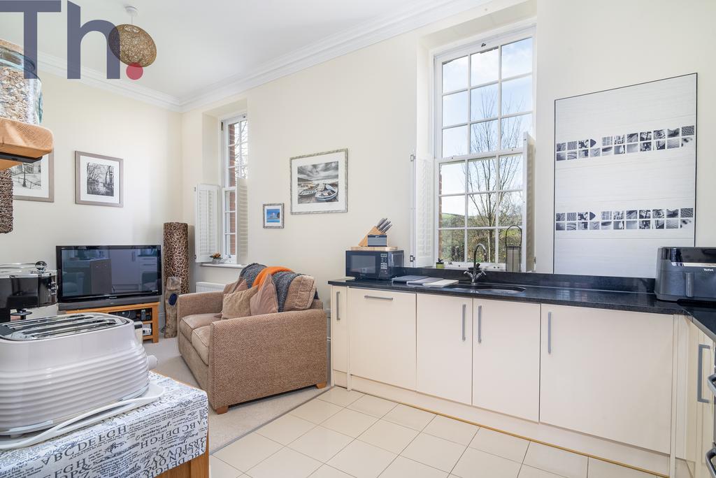 Kitchen & Lounge