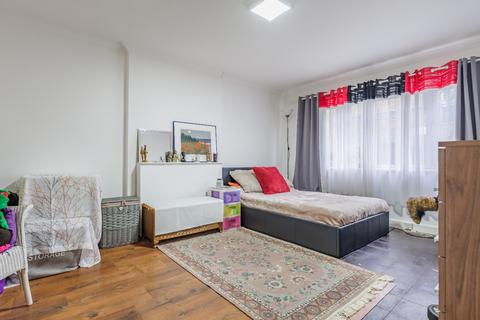 undefined, Churchill Terrace, Chingford, E4