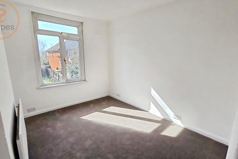 2 bedroom maisonette to rent, Graham Road, Mitcham, Greater London