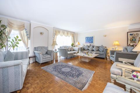 undefined, Lord Chancellor Walk, Kingston Upon Thames, KT2