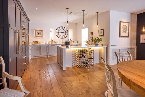 4 bedroom village house for sale, Shipton-Under-Wychwood, Chipping Norton OX7
