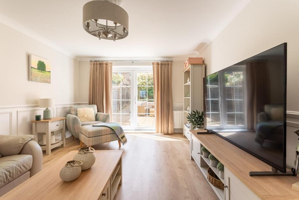 Charlwood Drive-7.jpg