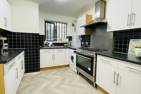 1 bedroom in a house share to rent, Lukin Street, Shadwell, E1 0AA