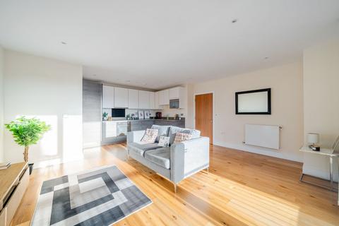 1 bedroom flat for sale, Gullivers Walk, Harbourside Court, SE8