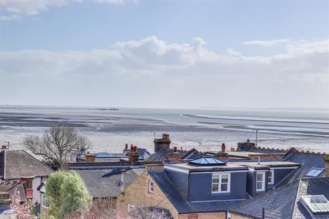 1 bedroom flat for sale, Queens Road, Leigh-On-Sea SS9