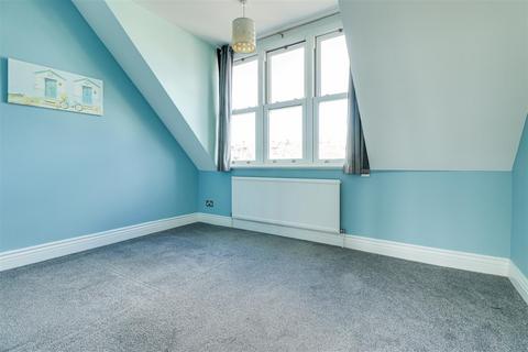 1 bedroom flat for sale, Queens Road, Leigh-On-Sea SS9