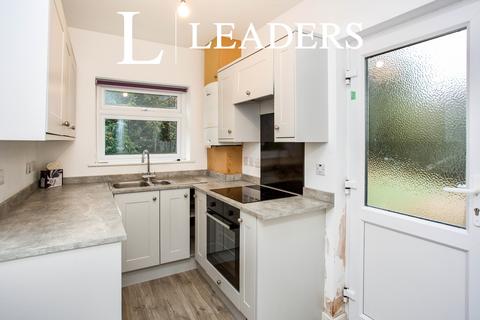 3 bedroom semi-detached house to rent, The Close, Hamble, SO31