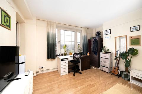 3 bedroom flat for sale, Greatfield, Peckwater Street, NW5