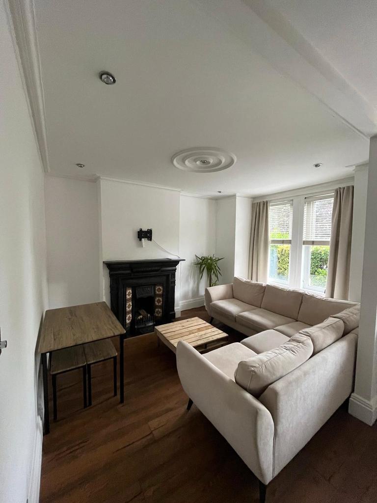 2 bedroom apartment to rent