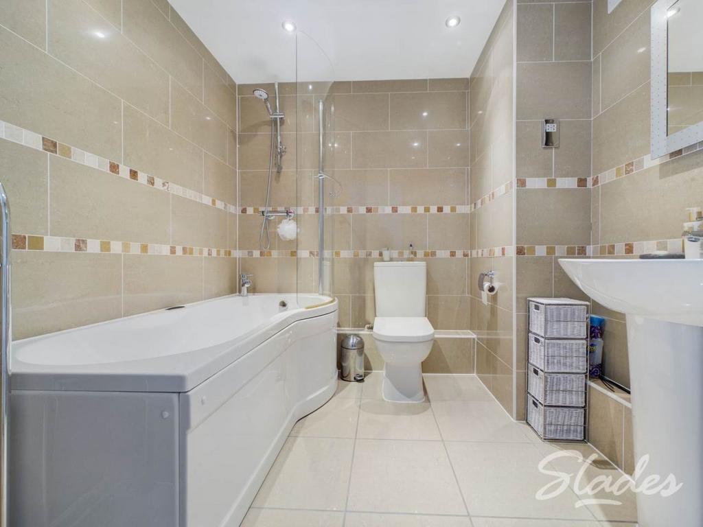 47 reef bathroom