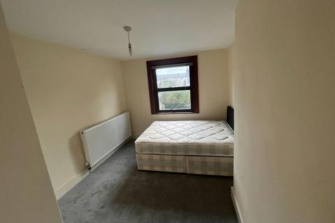 2 bedroom flat to rent, Fortis Green, London, Greater London, N2