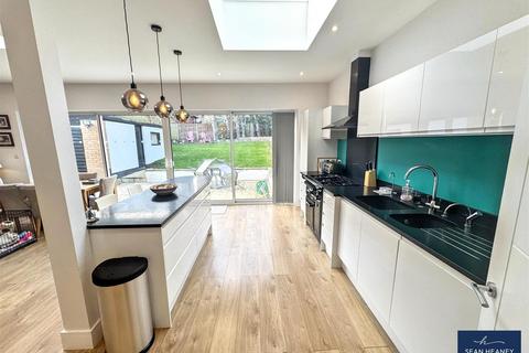 undefined, Milton Avenue, Barnet EN5