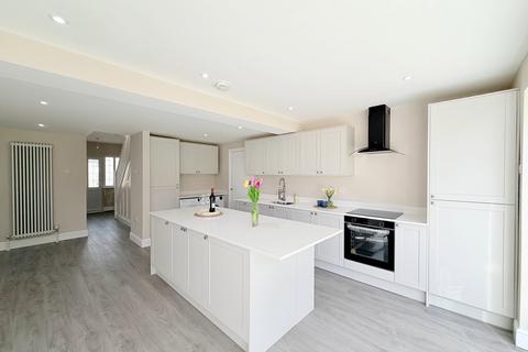 4 bedroom semi-detached house for sale, Stanley Avenue, Shirley, B90 3NJ
