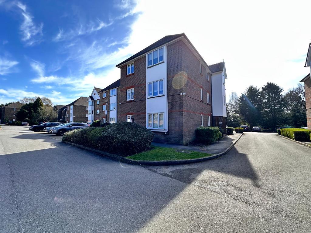 One bed flat to rent Granville Place, Pinner HA5