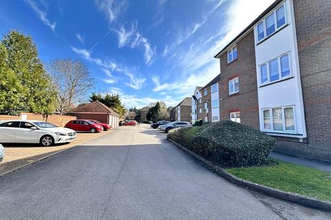 1 bedroom flat to rent, Granville Place, Pinner HA5